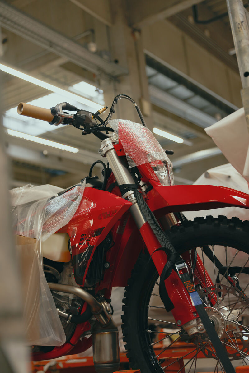 108283_EC 300 2026 Production Line